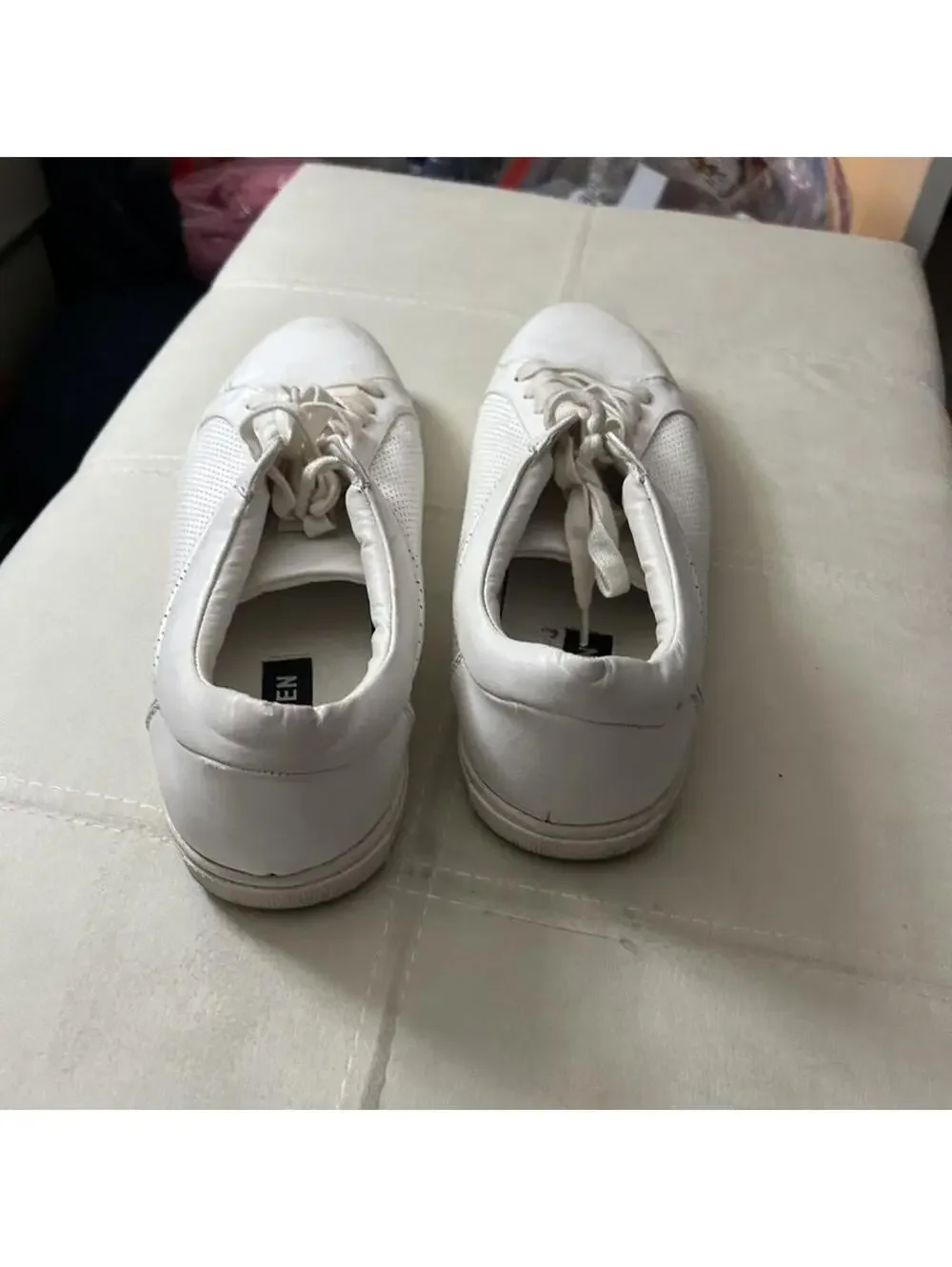 Steve Madden White leather lace up sneakers size 10